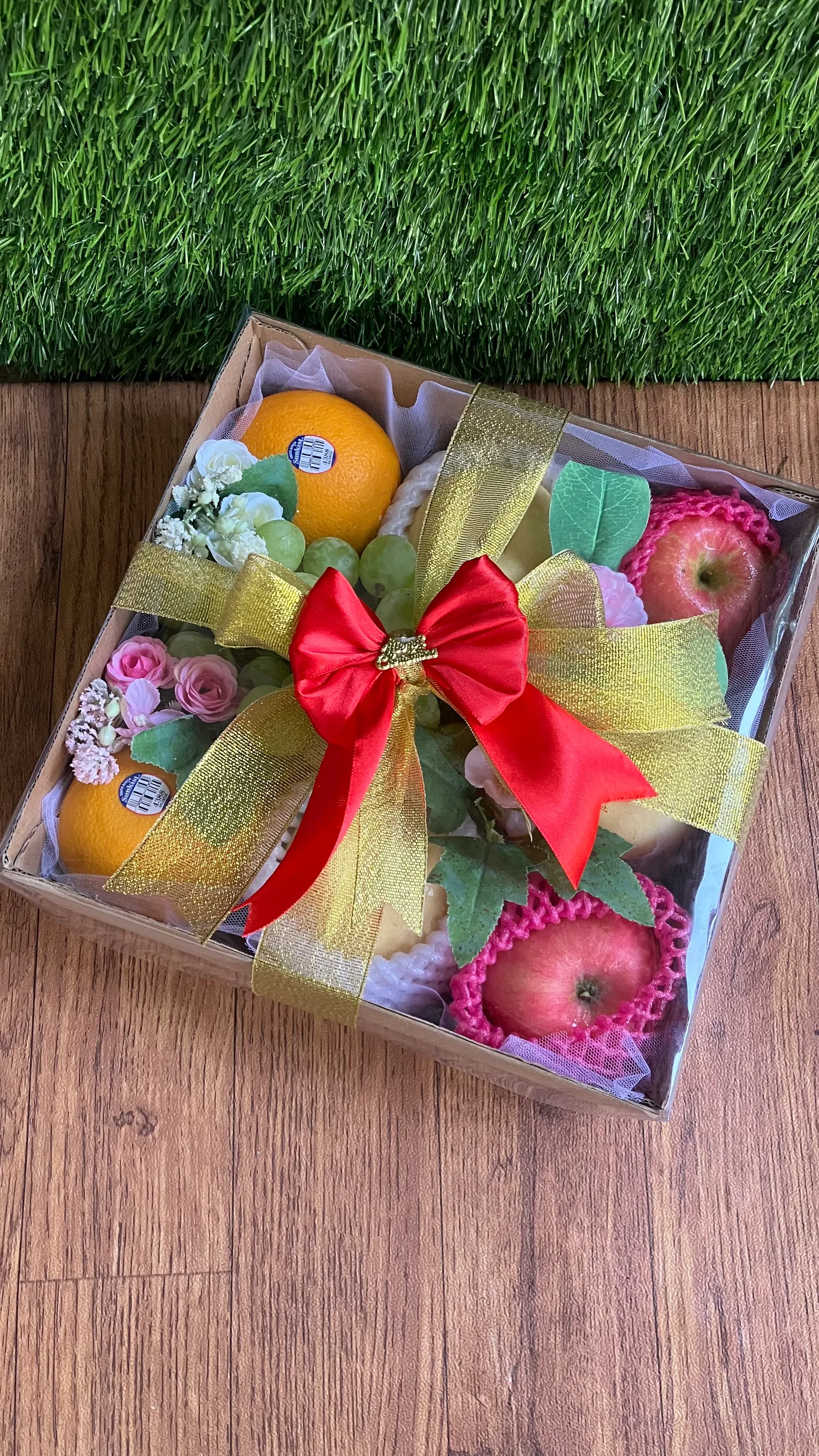 Fruit & Flower Box – Goldenfruit fruit hamper